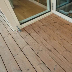 FT Embla® ThermoWood® terrassebrædder høvlet afrundede hjørner 32x150 mm 3,60 m