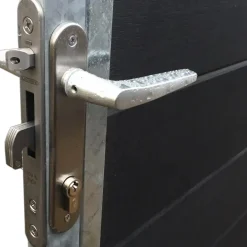 PLUS Artura komposit enkeltlåge 115×95 cm venstrehængt m/gråsorte stolper til nedstøbning