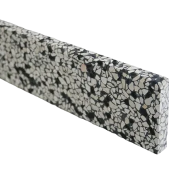 Terrazzo sokkelliste amsterdam slebet overflade og top med fas 40x1,5x7,5 cm