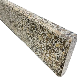 Terrazzo sokkelliste stockholm coffee slebet overflade med fas 40x1,5x7,5 cm