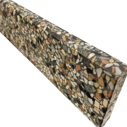 Terrazzo sokkelliste stockholm slebet overflade med fas 40x1,5x7,5 cm